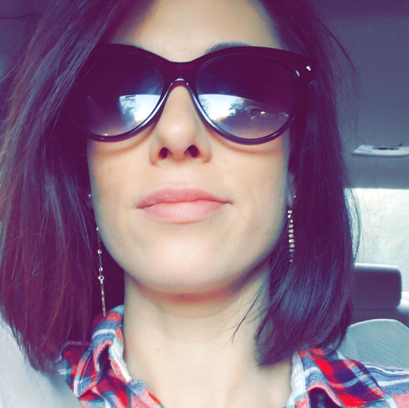 Meet your Posher, Dove - Picture 2 of 2